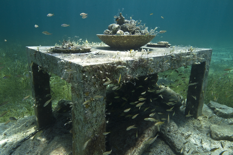 Illustration for article titled The Astonishing Treasures of Underwater Art Galleries